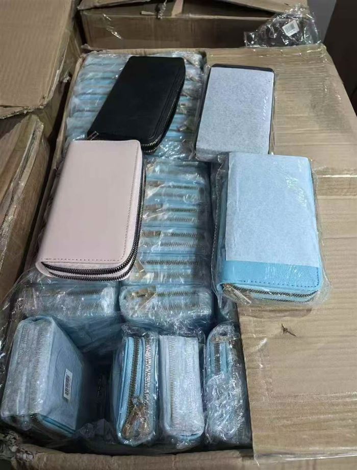 钱包到货2400个，双拉链1200个，单拉链1200个