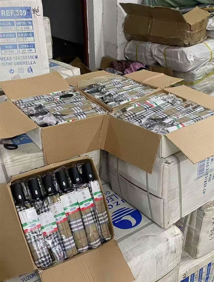 出口意大利外贸原单自动开收色织格，无暇，带吊牌内盒，1410支，需要的联系