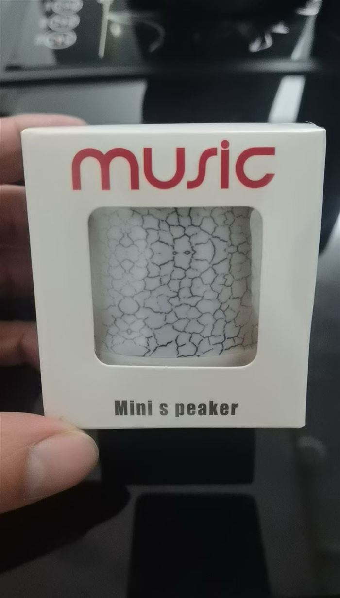 新款裂纹蓝牙音箱，全新有电原箱原件，3300个，工厂套现处理，低价处理有意私聊