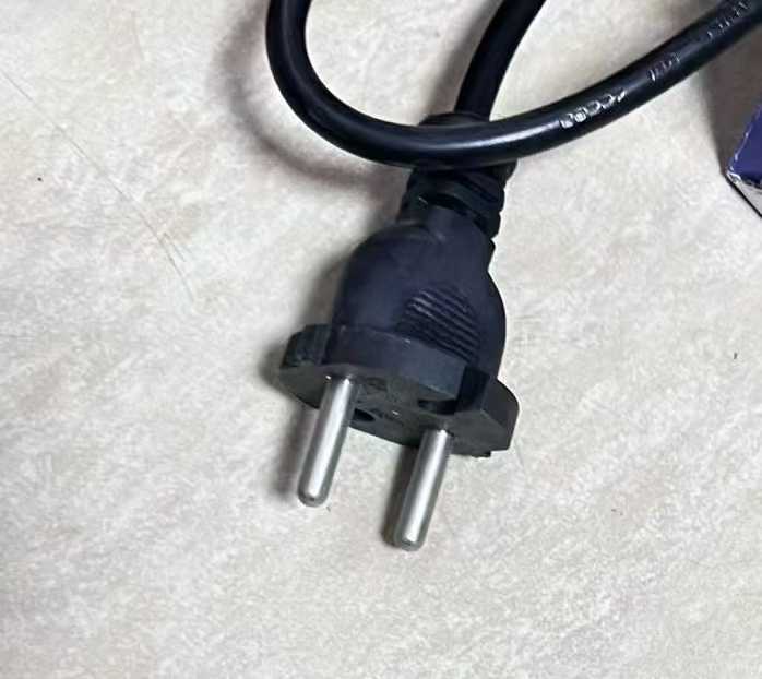 220v出口外贸，高档电磁炉， 带锅带盖， 智能电脑触摸款， 欧规， 全新漂亮