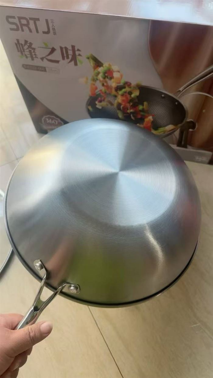 品牌不锈钢炒锅，尺码32的，一件8套，现货2000套