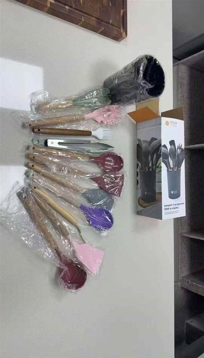 硅胶餐具套装，5500套左右