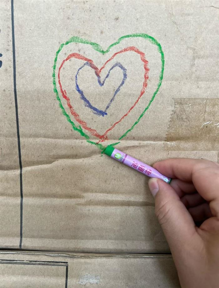 油画棒6000多盒，独立盒塑封包装，原箱原件处理，给钱就卖