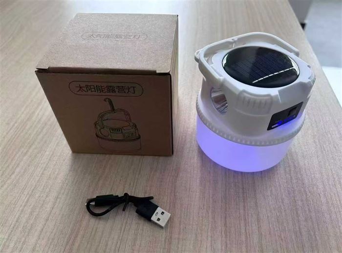 太阳能充电双用户外灯，两种充电方式，两个灯头