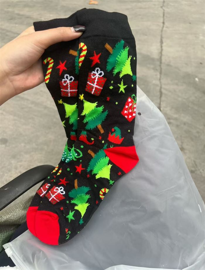 袜子圣诞袜有1万多双，毛毛钱秒