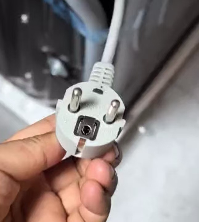 外贸滚筒洗衣机，15公斤大容量， 220v.欧规 900台， 低价