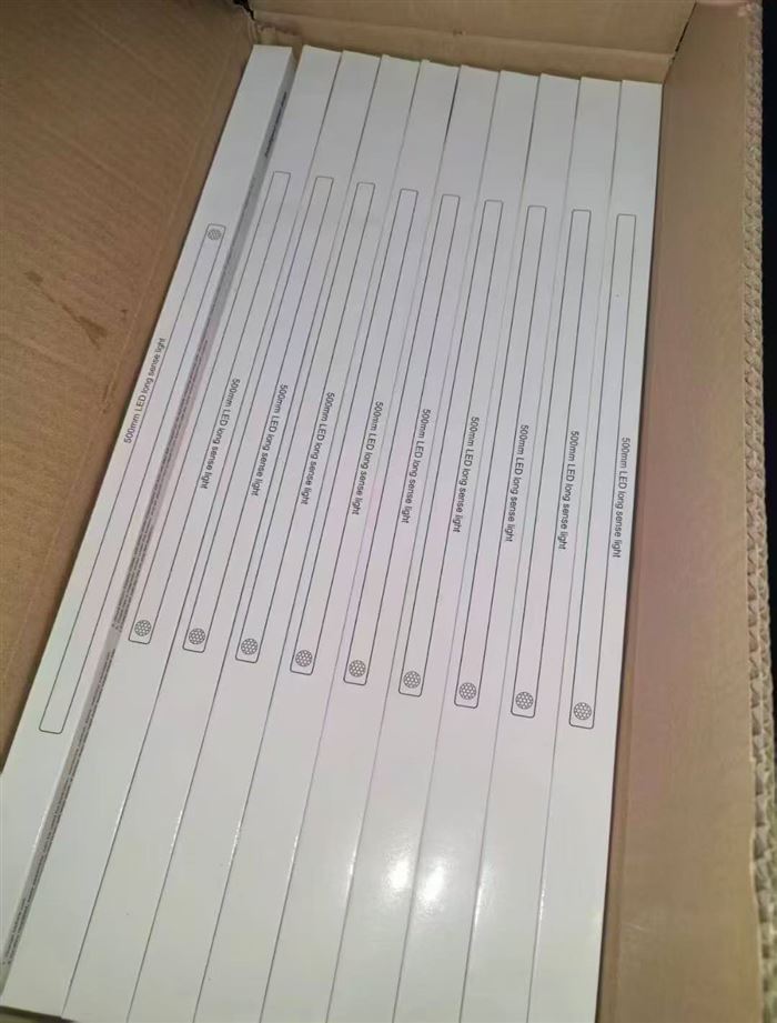 LED长条感应灯，充电款 50厘米18x100=1800个 30厘米16x100=1580个