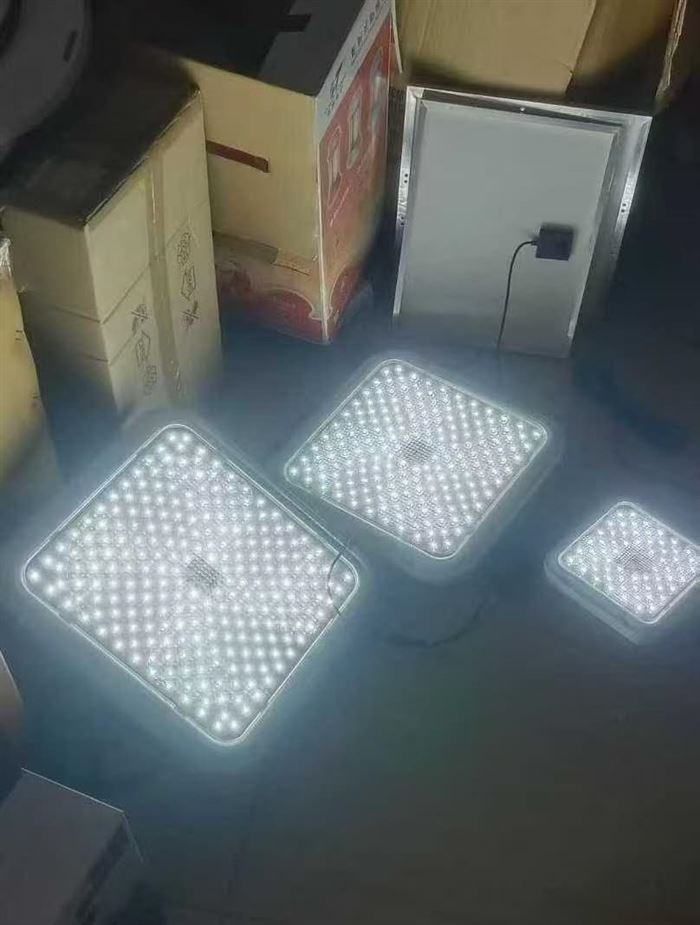 太阳能吸顶灯2000套