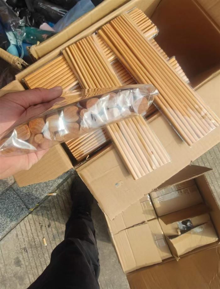 32CM加长榉木火锅筷4640包，清货2.5元一包，10双一包，对路的速度