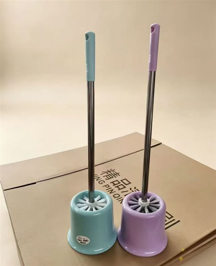 马桶刷套装处理50,000套，量大3元一套。