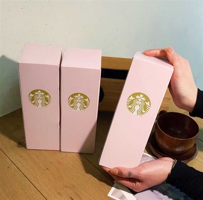 星巴克樱花粉渐变色保温杯4000pcs 500ml 304材质 一箱50pcs 有兴趣私聊