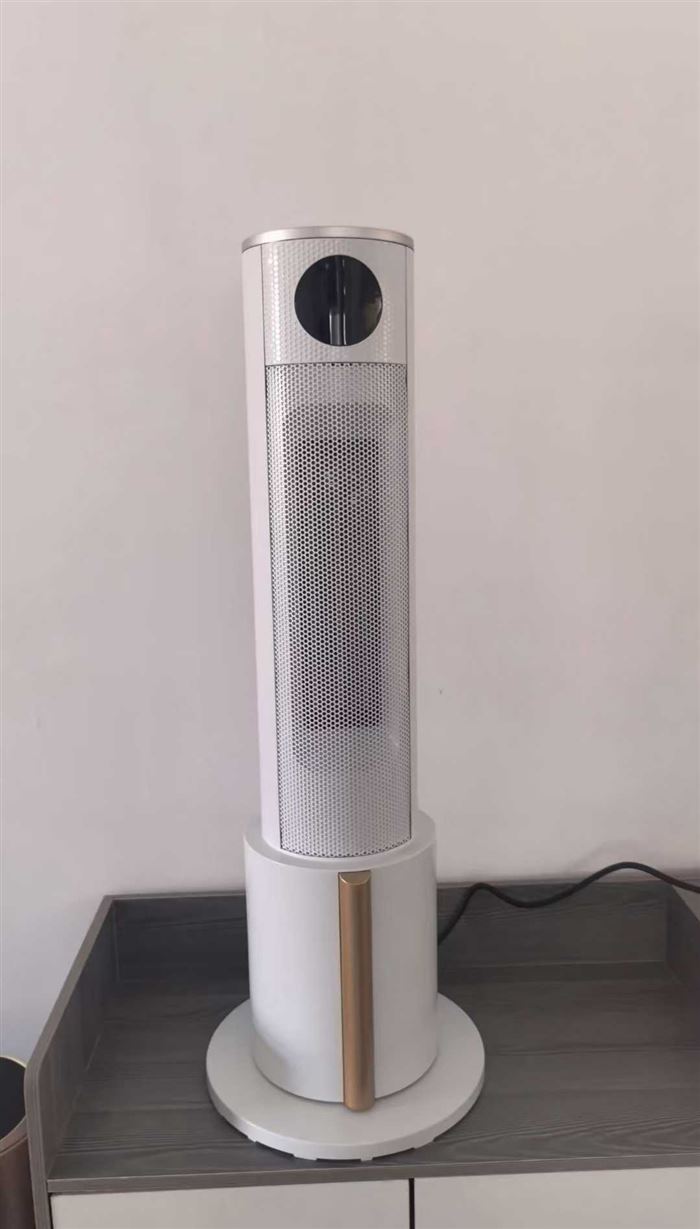 出口日本100V电压取暖器，2500台，高颜值，价格美丽