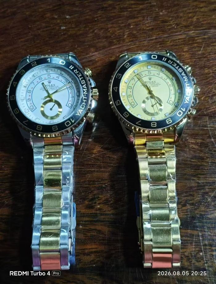 品牌腕表4~5款，约2200多只，低价清货…… ​✨完美1:1，金属表壳，实心钢带，做工细致，电量充足，手感一流…… ​