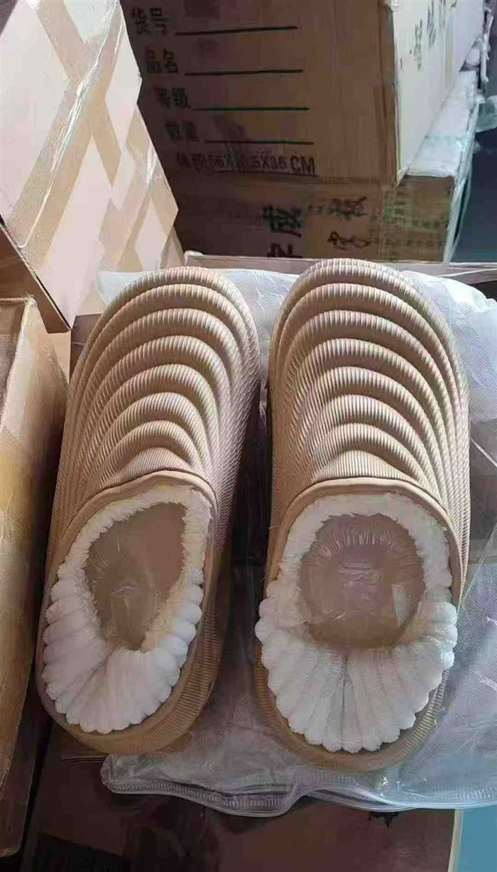 防水棉拖鞋还有3000多双，小几块钱能做得联系