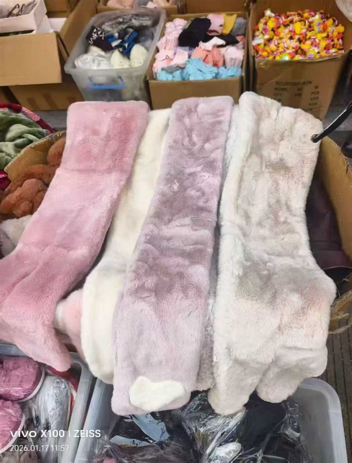 围巾2000多条，一块多，能做的联系