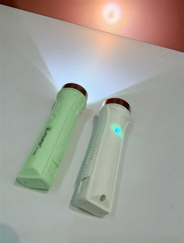 手电筒，充电款，底价清仓2.x元，适合礼品单