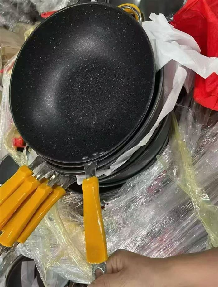 炒锅处理10吨，白菜价[色]， 几千元一吨，🈴十块左右。