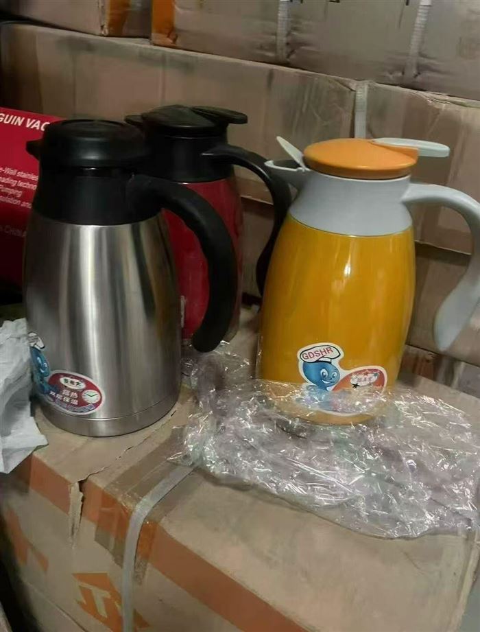 1.6升保温壶， 800个左右，每件24个