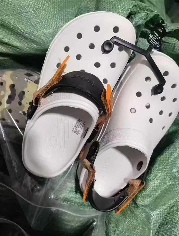 crocs洞洞拖鞋 几千双
