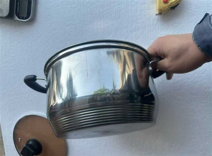 22公分带磁复底汤锅处理，一件36套，适合25元