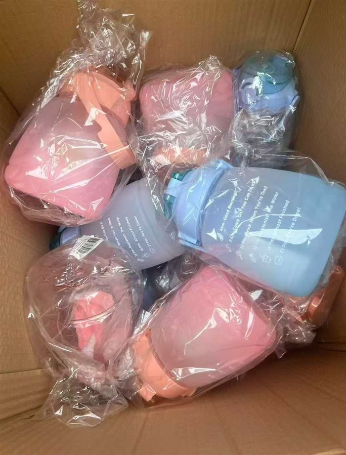 大肚杯2000个左右， 每个几块钱的事。