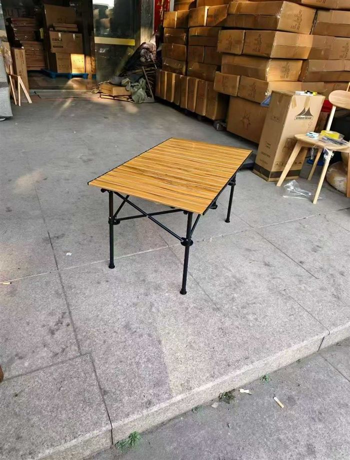 户外桌子100多个，铁的，规格60*90，圆管，独立包装 35 一个