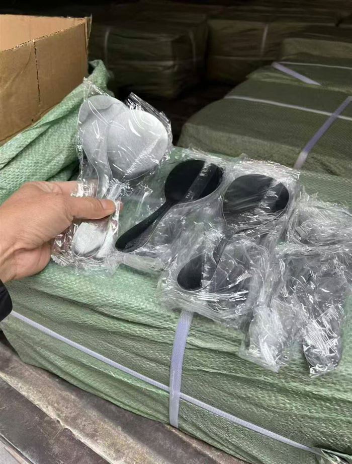 不锈钢饭勺44000个，抛光特亮，原件处理 ​💰0.45元一个