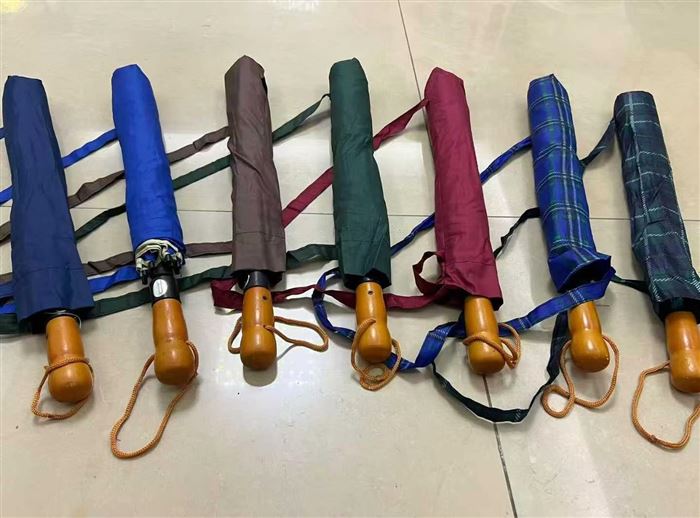 自动雨伞，还有2千多把