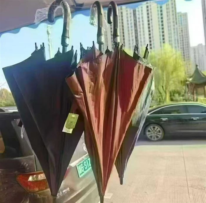 直杆雨伞还有500支，加大， 清货12.5元