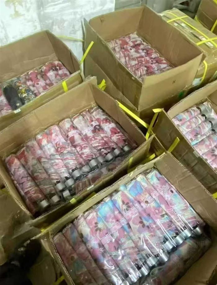 雨伞3500支 超轻超迷你雨伞，非常适合做礼品和电商炸福利，全新无任何瑕疵问题。 一件90支35件， 特价5.5💰