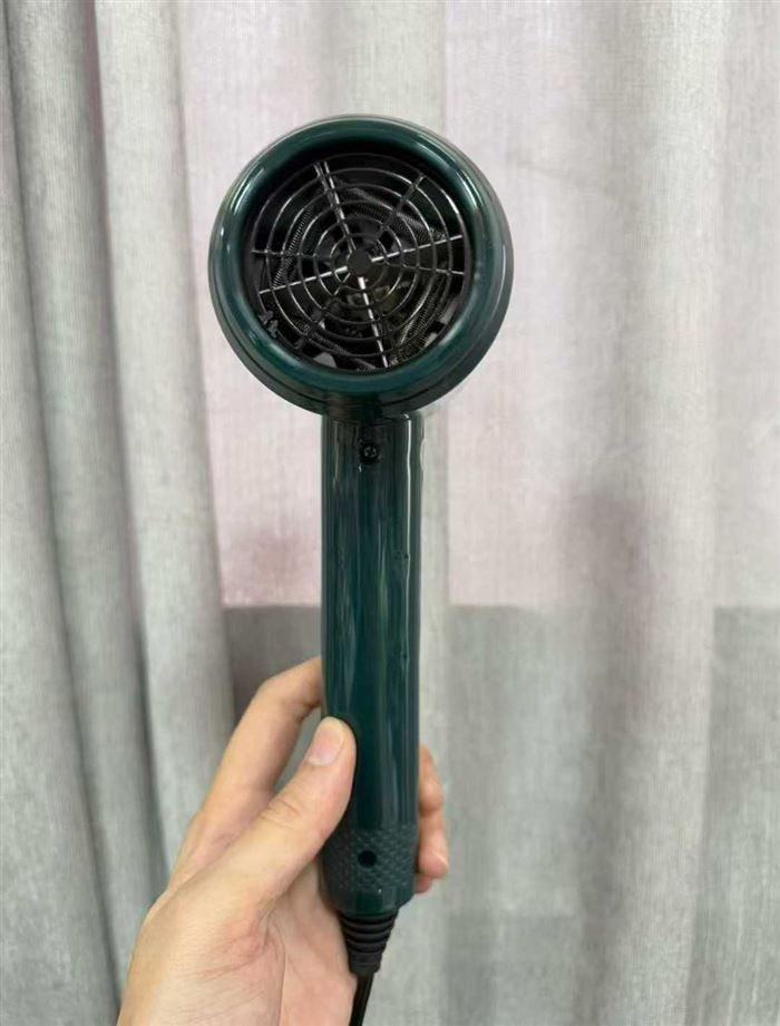 外贸款品质吹风机 三个颜色 64套一箱 2000套 便宜处理