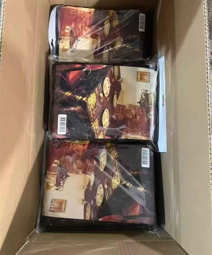 出口美国桌布7200PCS 尺寸1.5*2.1 单款单色 ​