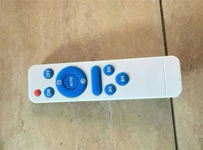 1500W新款太阳能灯 ！ 全新漂亮！ 遥控智能，有光就能有电，全年0电费 5000套 低价！