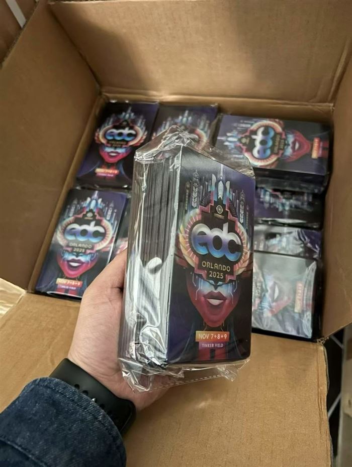 卡通动漫磁吸贴冰箱贴 20000张 会动的卡贴 懂货的拿去发财 非常便宜处理！