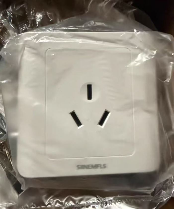 开关插座1万多个 💰​0.8一个