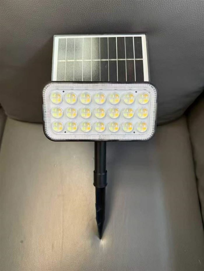 太阳能地插灯8000个 三个色温 一个内盒4个装 一箱36个装