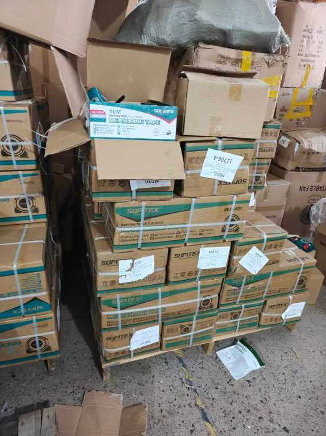 五金工具卷尺 全部原箱原件 3-5-7.5M都有 要的速度