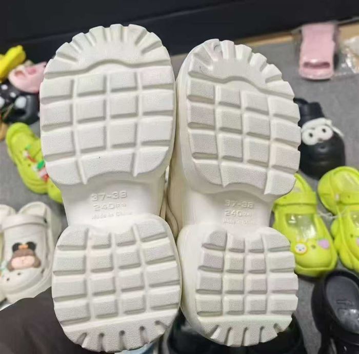 20000双拖鞋一等品无瑕疵洞洞鞋，带花头随机搭配，混装35-41，一件100