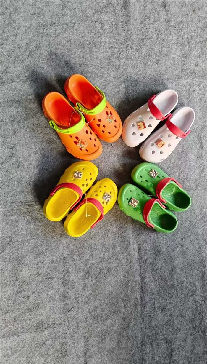 品牌洞洞鞋拖鞋10000双处理，30至36码