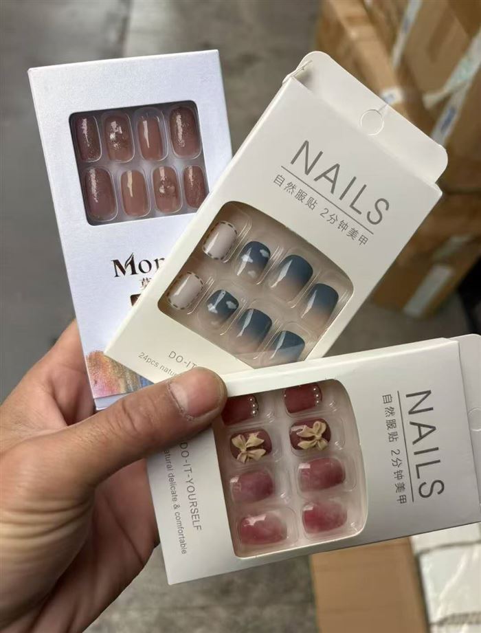 穿戴甲4000盒，几毛钱