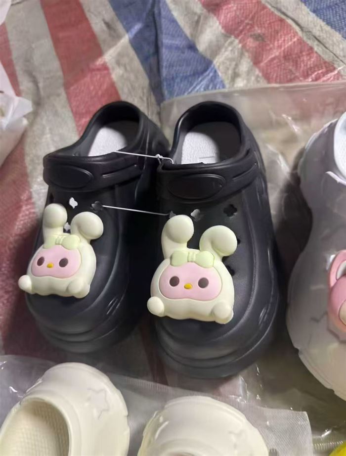 10000双 一等品厚底洞洞鞋女款 36-40码一件100双 7.X一双