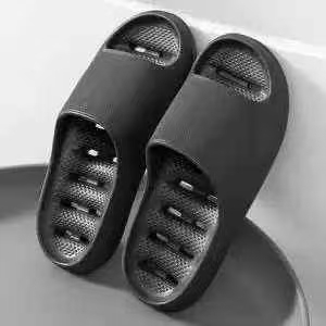 (一等品)厚底踩屎感男女漏水拖鞋 36-45～120双每件……40000双 2.Ⅹ一双
