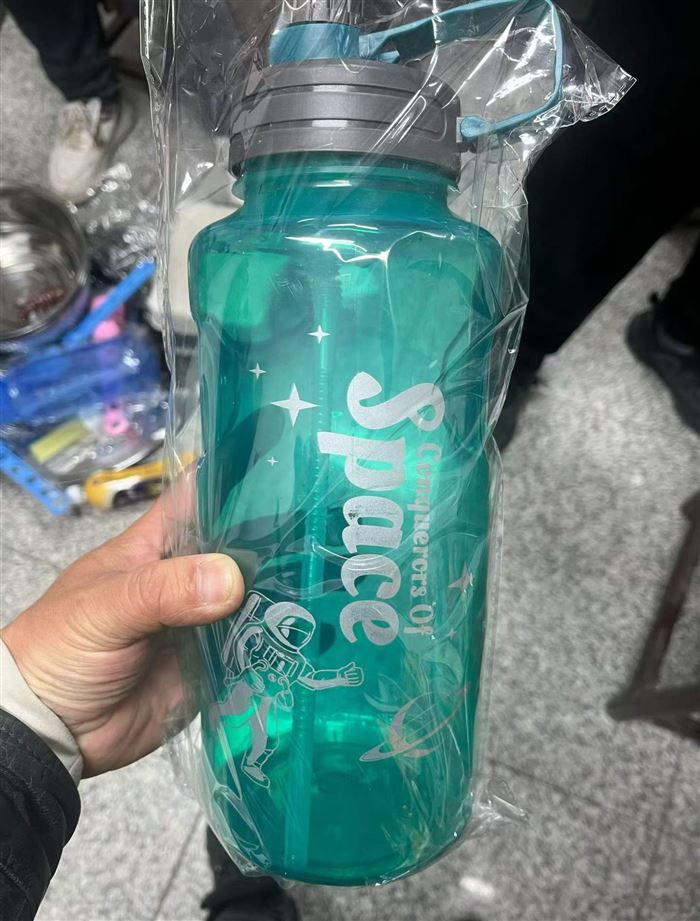 2500毫升的大水杯壶，8000个全清3块多