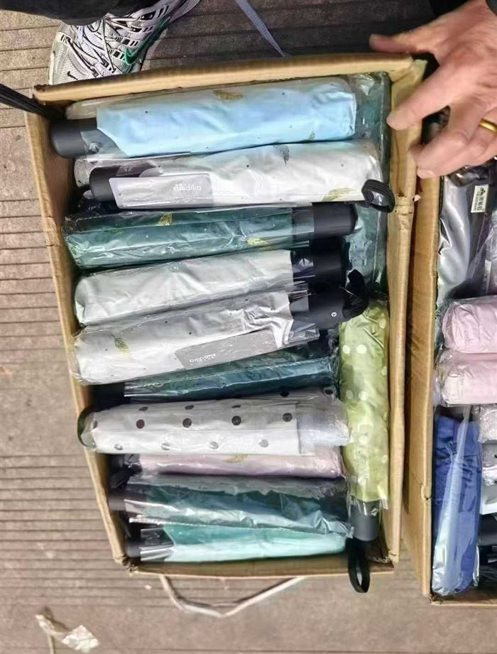 7500把自动伞，全遮光，清货8.5元一把