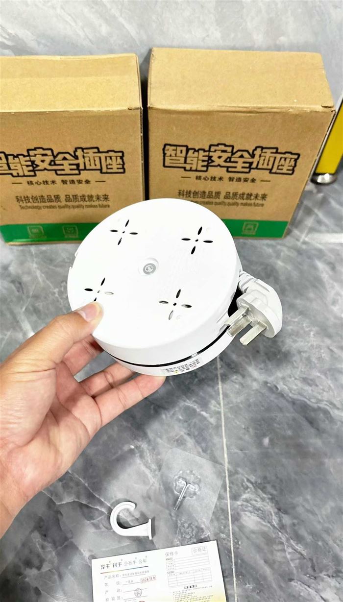 处理一批:220v多功能排插700个,精品尾货,原箱处理🉐¥几块💰