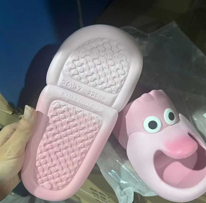 拖鞋1万双 正品 原包装有吊牌36-41码 随机混搭150双一包