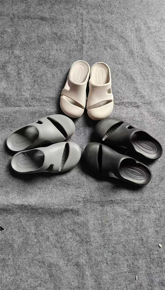 拖鞋超低价，每件150双，共16件2400双