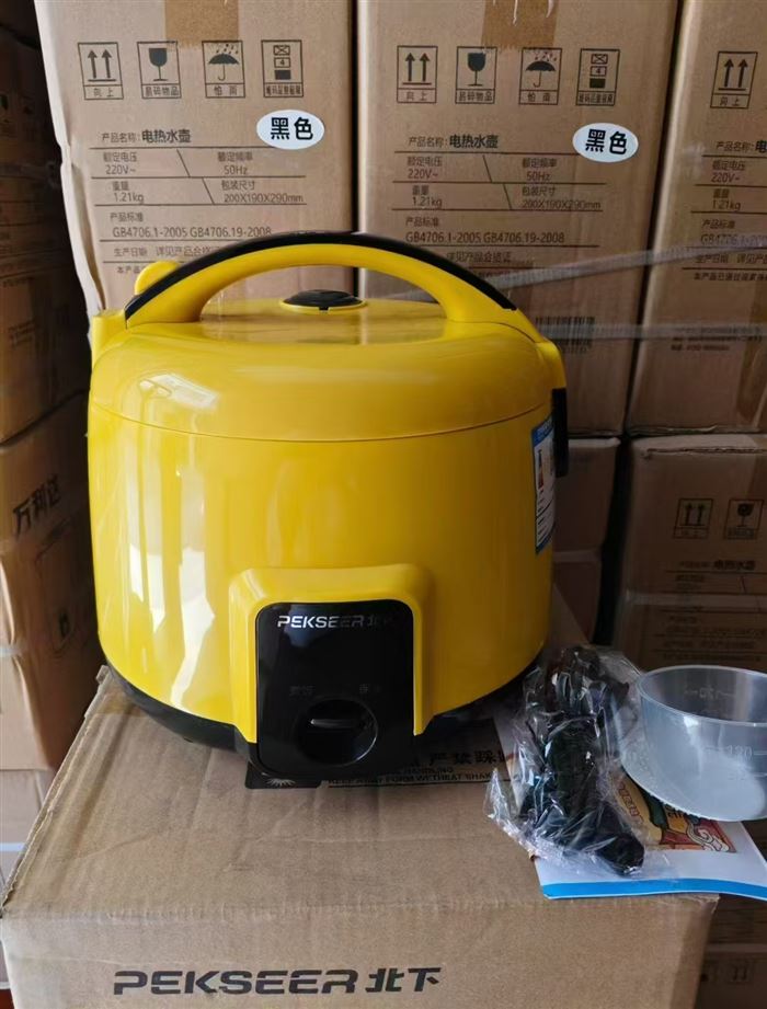 650台品牌北下，全塑电饭煲1.8升2.5升.3.0升，全部国标加厚铝胆 450台品牌​三的，全塑电饭煲3.0升2个颜色全部国标加厚铝球胆 工厂价3折库存处理