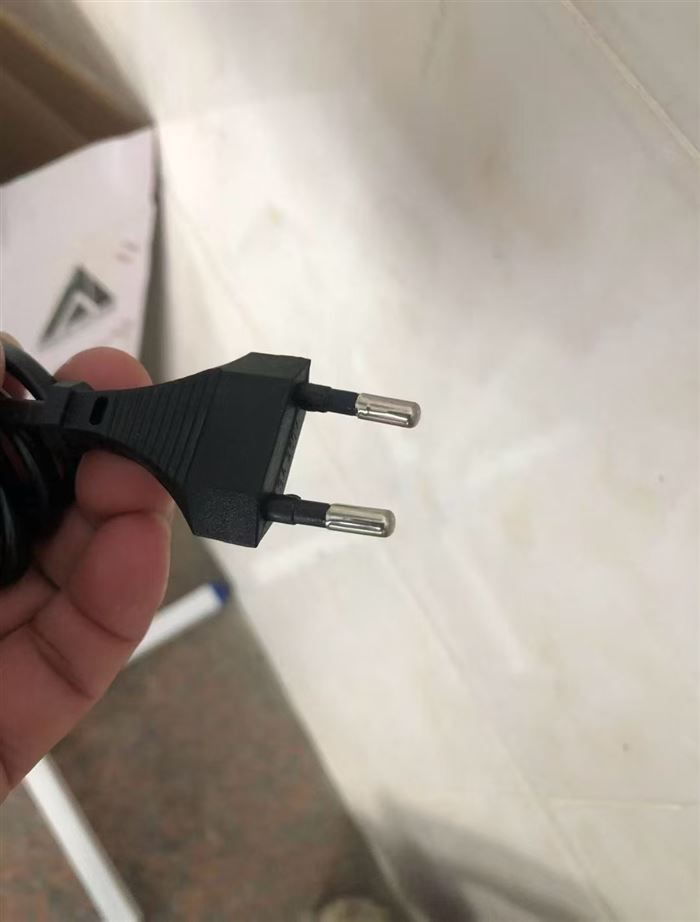 220v出口外贸欧规，16寸落地扇，3000台。