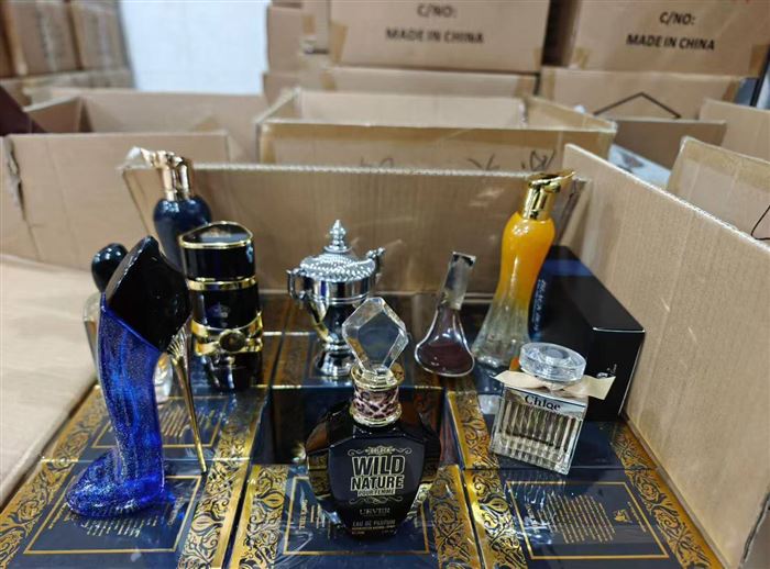 高端混款香水25000瓶，独立包装